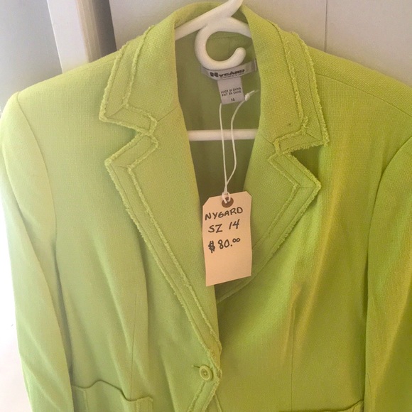 Brand: Nygard Collection. Size: 14 Colour: Light Green. Made of silk and rayon. - Picture 5 of 6